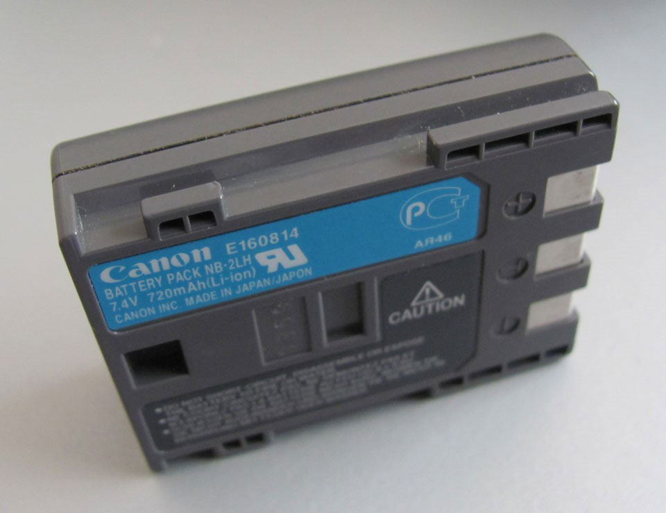 «CF memory card cover is open!»: Disconnect and reconnect the battery again
